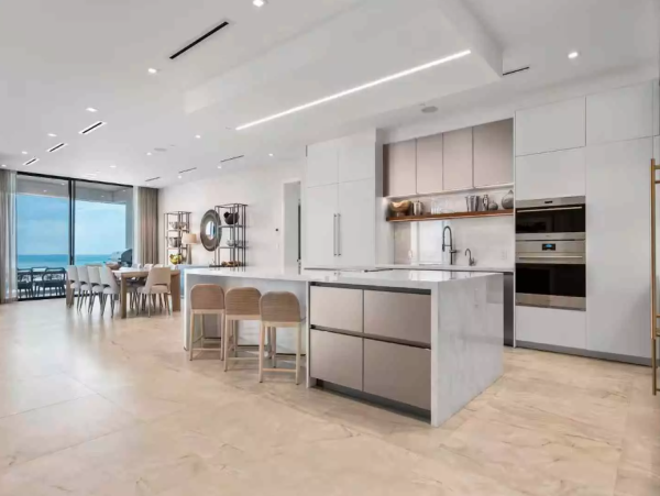 Luxury Beachfront Retreat in Nassau - Exclusive Vacation Rental